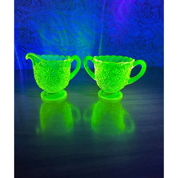 Vintage Vaseline daisy and buttons open sugar and creamer set by Degenhart glass - Picture 2 of 10